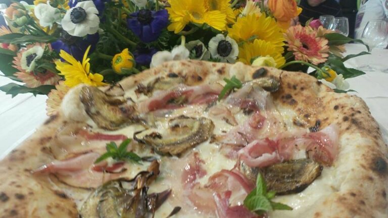 La Primavera con la Pizza “Violetta” del Maestro Aniello Falanga