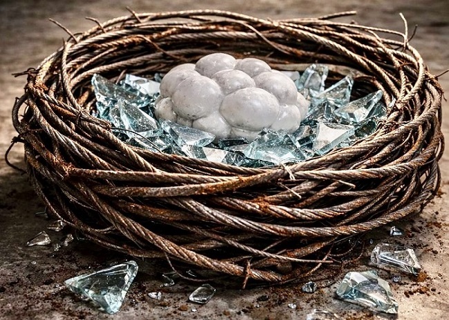 “Intersectio Materiae”, la scultura di Carmine Carlo Maffei indaga l’incontro tra i materiali a Napoli