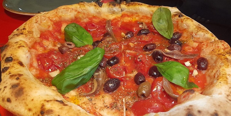 L’arte bianca e l’offerta enogastronomica della “Pizzeria Luigi Cippitelli” a San Giuseppe Vesuviano