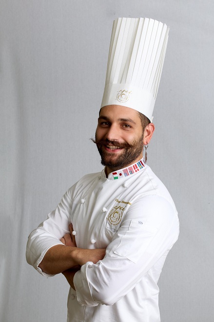 Vincenzo Donnarumma e i "Peccati di gola" a Pimonte, un sentiero di sapori e dolcezza tra gli Dei