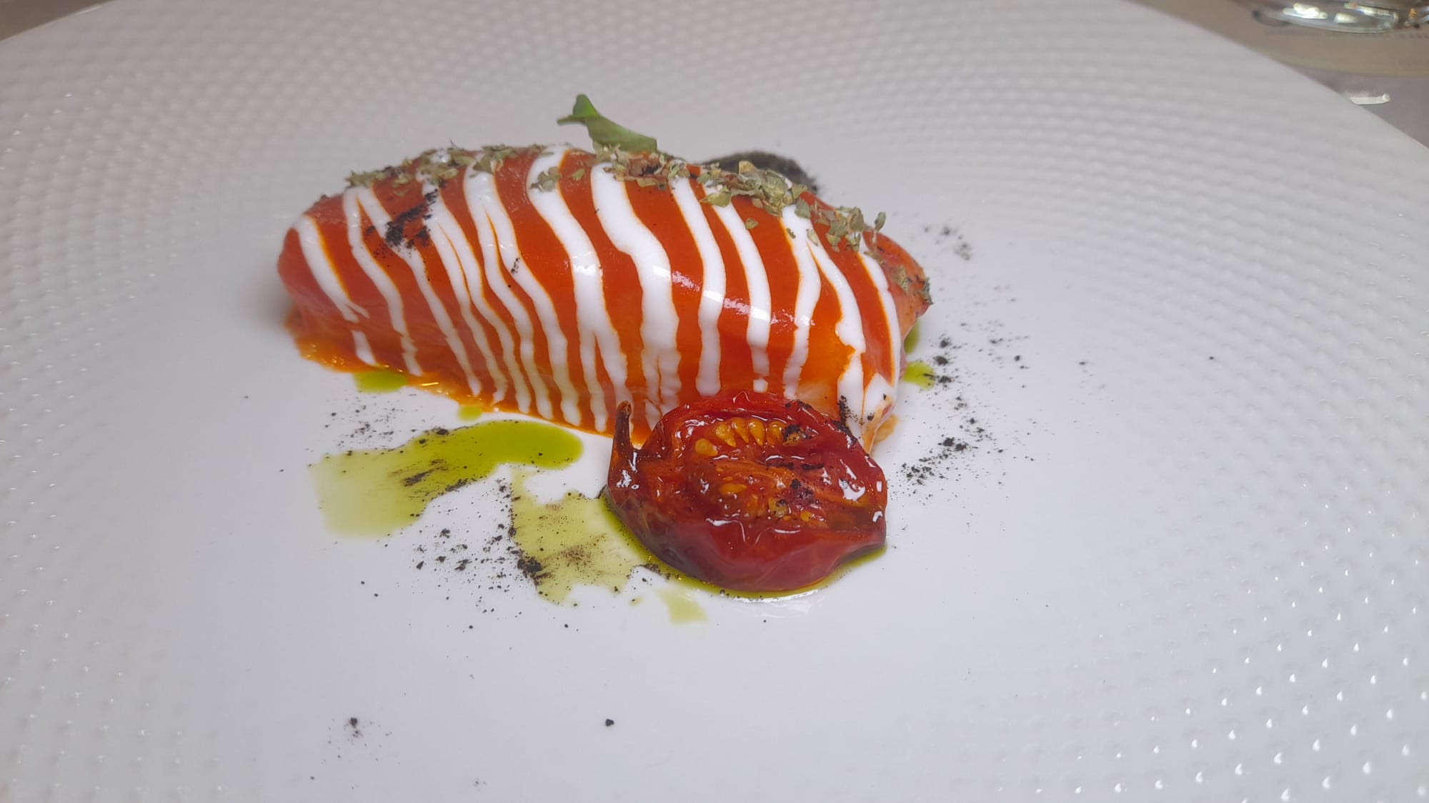 A Positano la cucina identitaria di “Ohimà” dello chef Luigi Collina, tra rigore marino e verticalità rurale